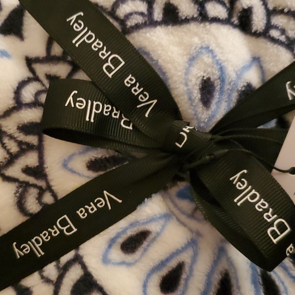 Vera Bradley Throw Blanket - Picture 7 of 8